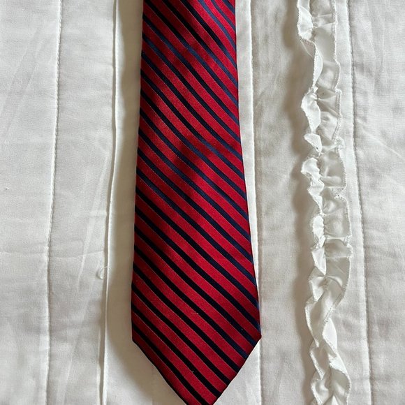 US Polo Association Red/Blue Striped Silk Tie - Picture 1 of 4